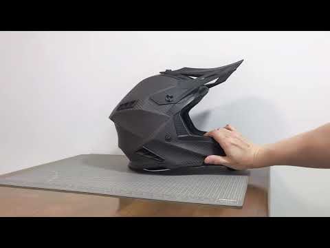 Custom Motorcycle Riding Helmet Fashion Black Carbon Fiber Motocross Helmet for Men